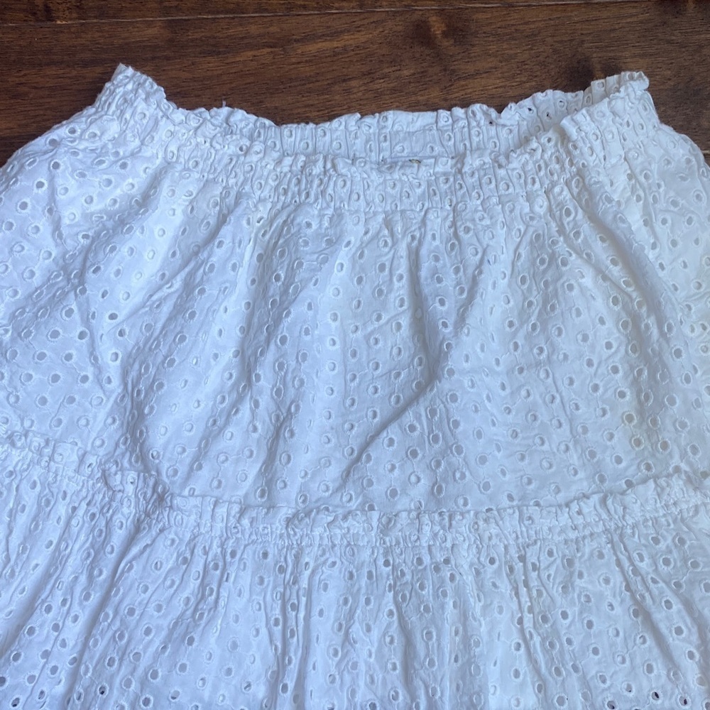 Adorable White Eyelet Skirt for Kids - Picture 2 of 7